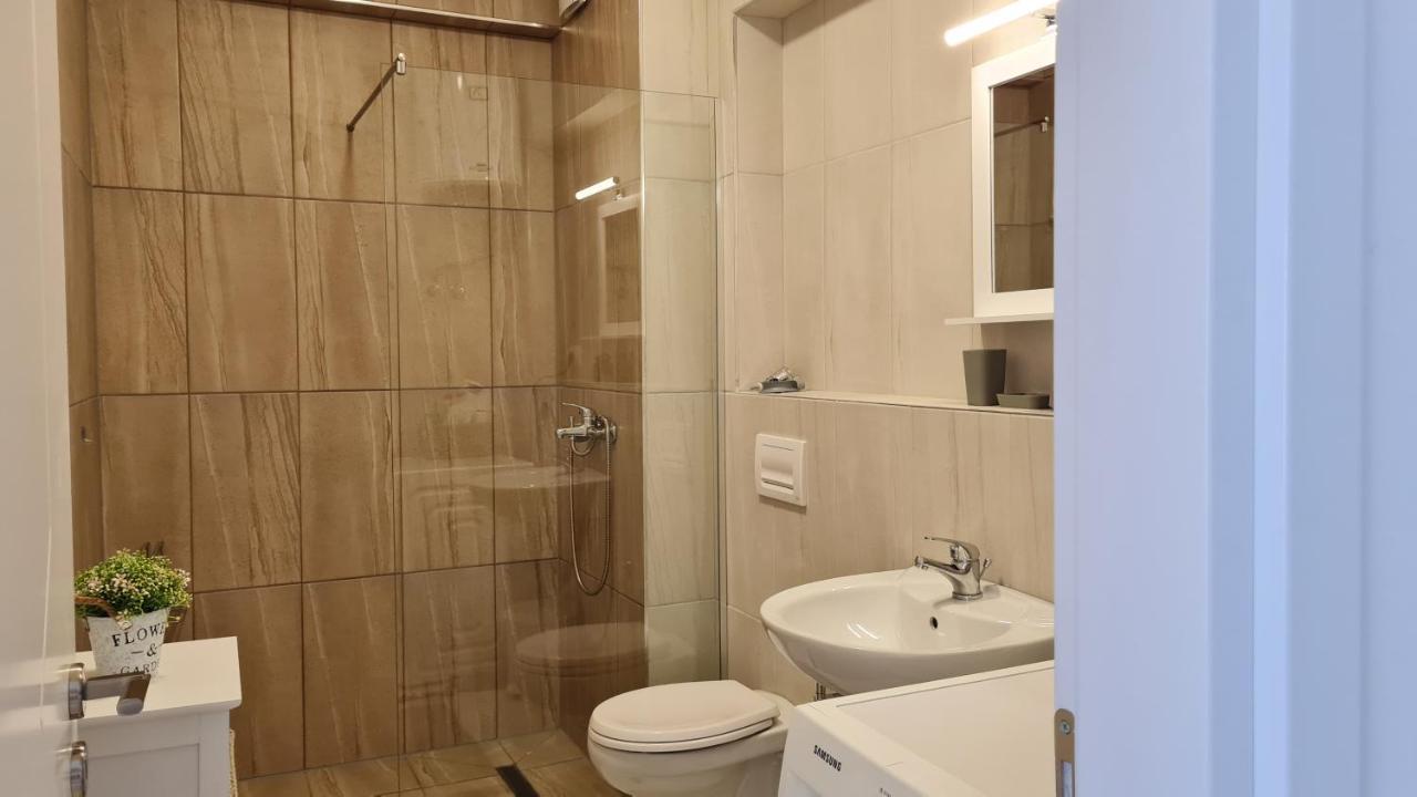 Vista View Comfort Sarande Bagian luar foto