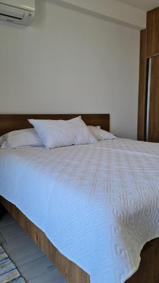 Vista View Comfort Sarande Bagian luar foto