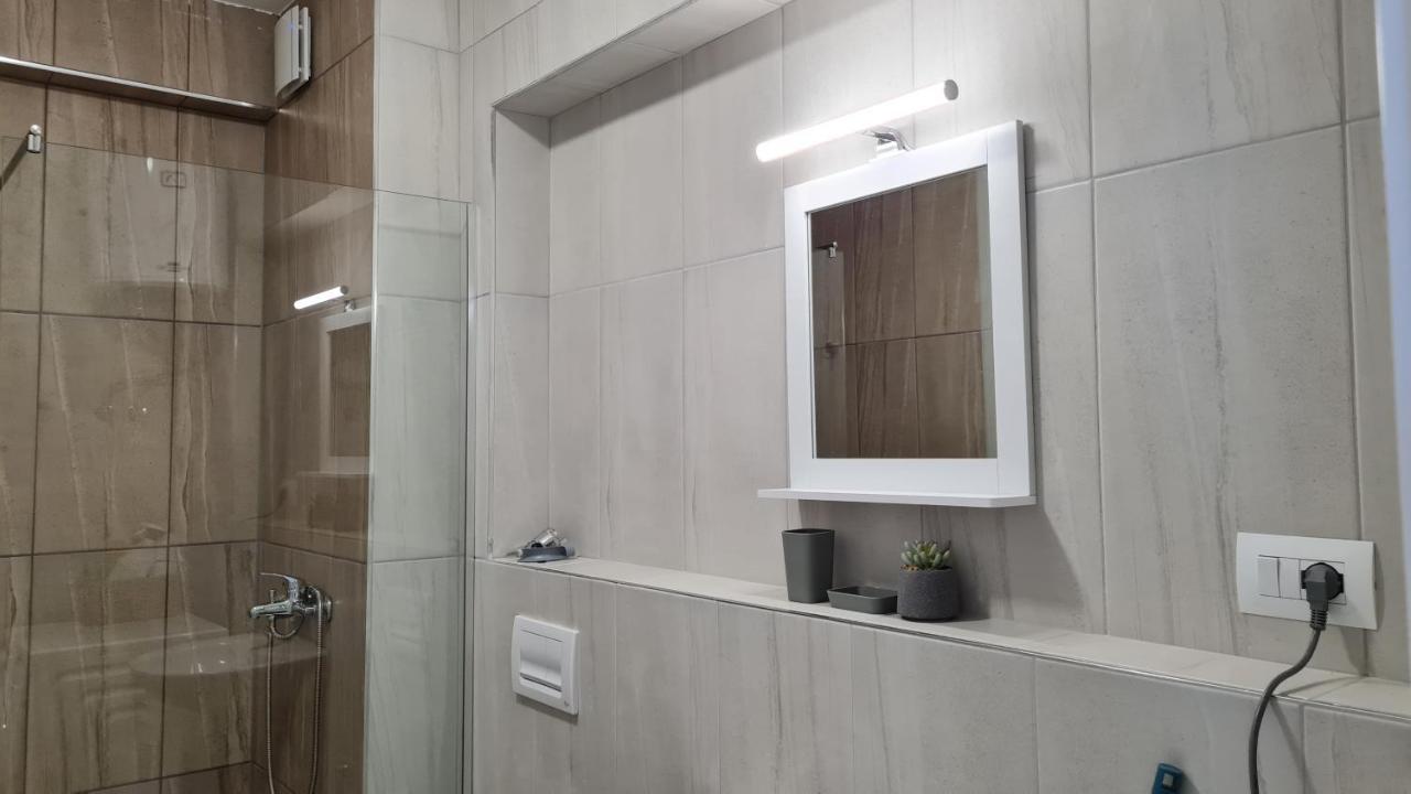 Vista View Comfort Sarande Bagian luar foto